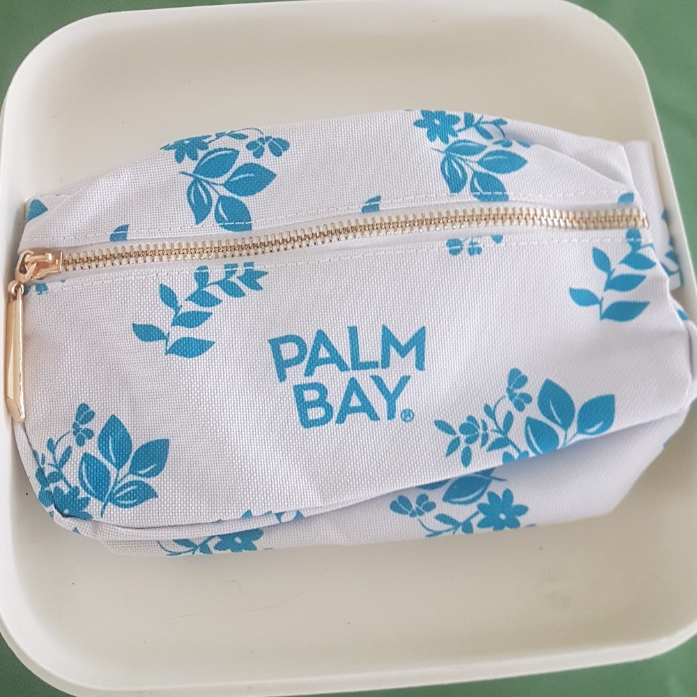 🌴 Palm Bay Cross Body Bag - Picture 2 of 5